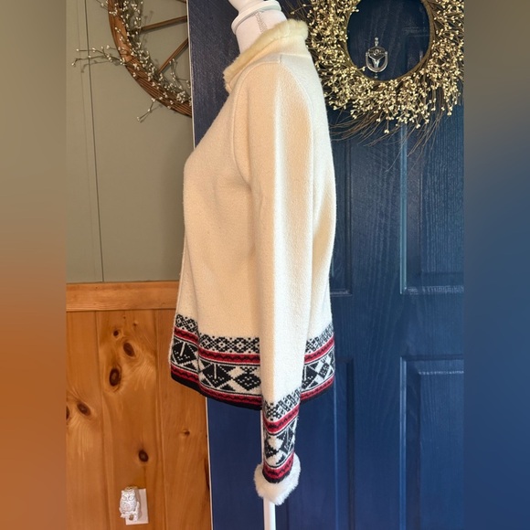 Vintage Pendleton Cream Sweater w/ Black &Red Accents Size S. 100% Virgin Wool - Picture 9 of 14